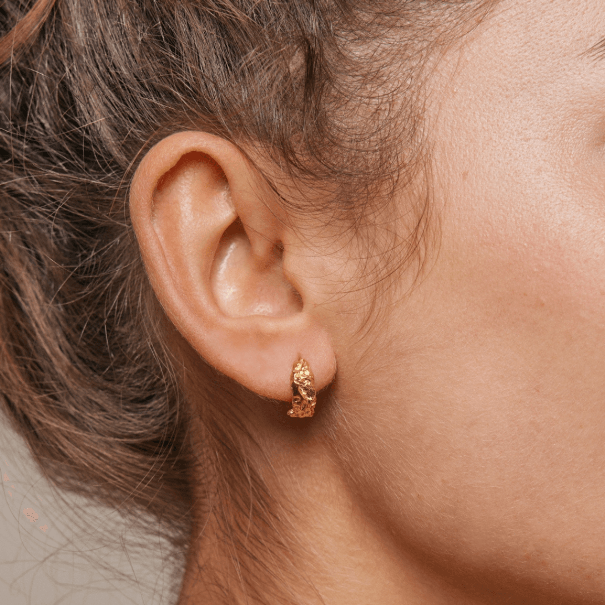 ENAMEL Nela gull hoops 13,5 mm