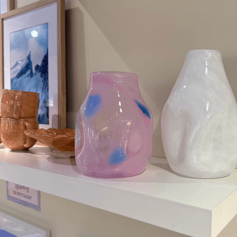 Åpen lys rosa spott vase